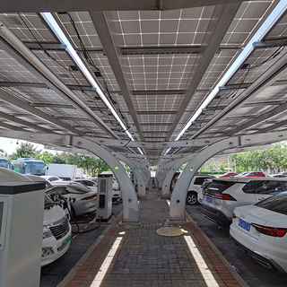 Cobertizo de estacionamiento fotovoltaico